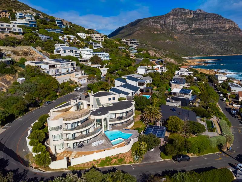 7 Bedroom Property for Sale in Llandudno Western Cape